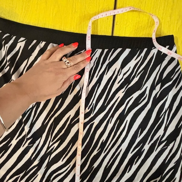 vintage zebra skirt! stretchy so cute - Picture 4 of 4